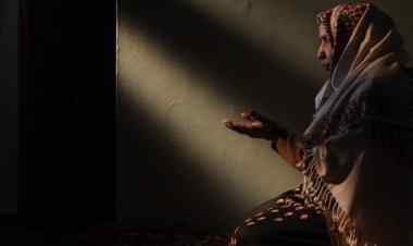 Film Review- Ruuposh (Veiled, 2022): The perennial pang of separation.
