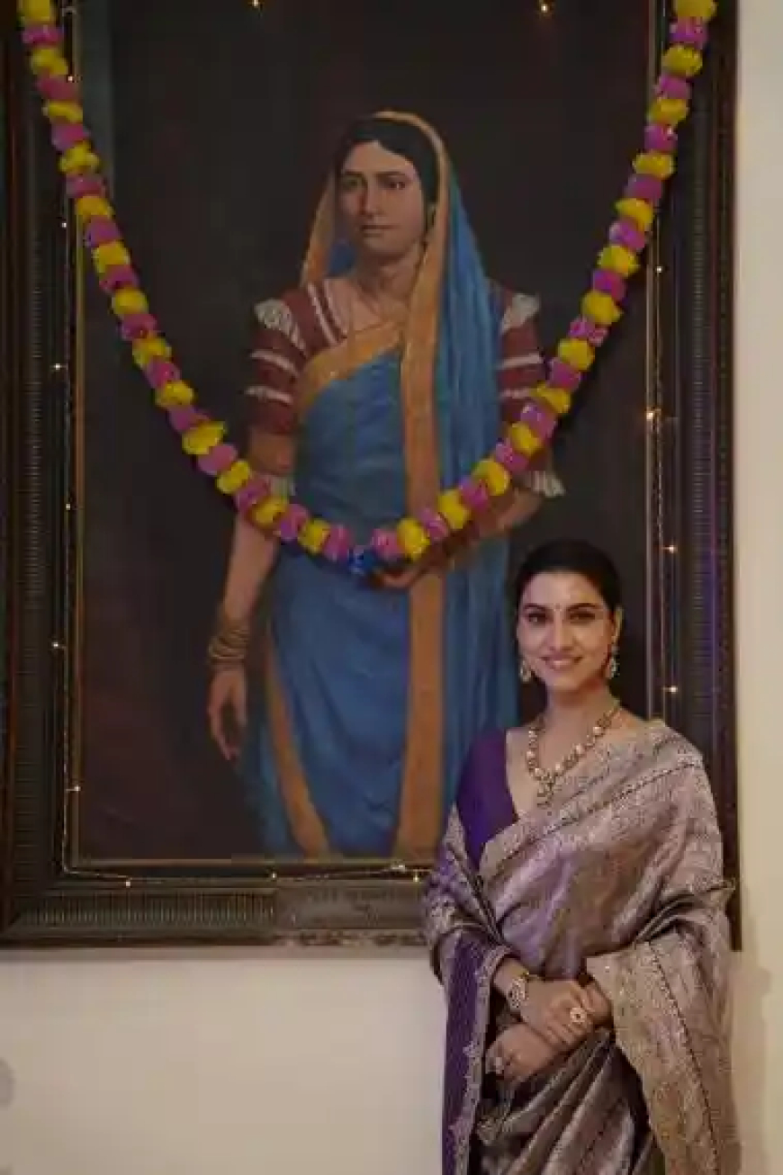 THE ‘MANY’ BINODINIS OF BENGAL’S CULTURAL HISTORY  BINODINI – EKTI NATIR UPAKHYAN