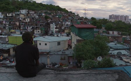 Review: Ek Chauthai Zindagi  (At The Margins, 2025)