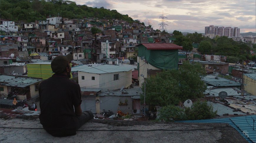 Review: Ek Chauthai Zindagi  (At The Margins, 2025)