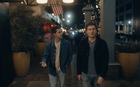 Review: Friends & Place (2026)
